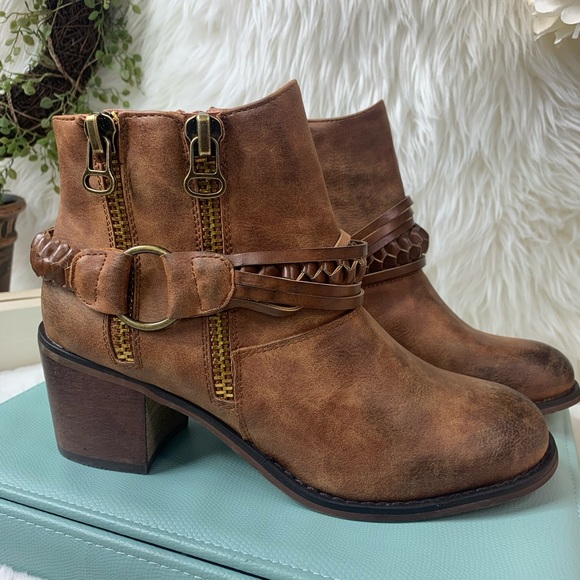 Blazin Roxx Shoes - Western Inspired Ankle Boot
BLAZIN ROXX brown 8
